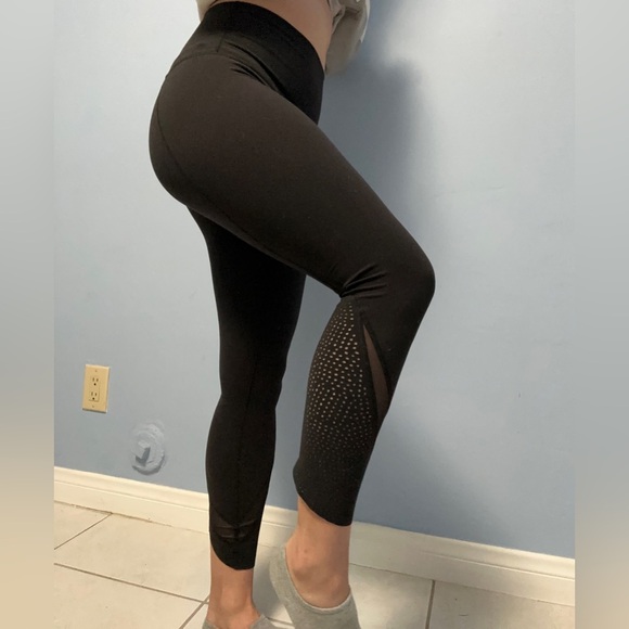 Lululemon mesh cut out leggings - Picture 4 of 8